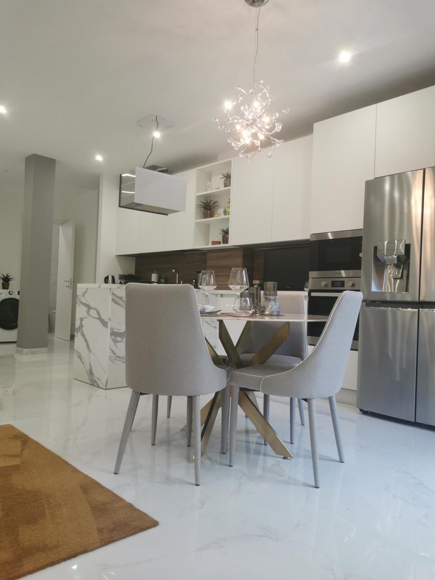 Vanecia's Luxury Apartment